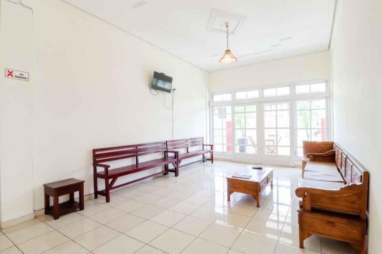 Palmyra Hostel Malang Kültér fotó