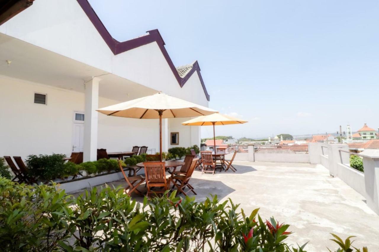 Palmyra Hostel Malang Kültér fotó