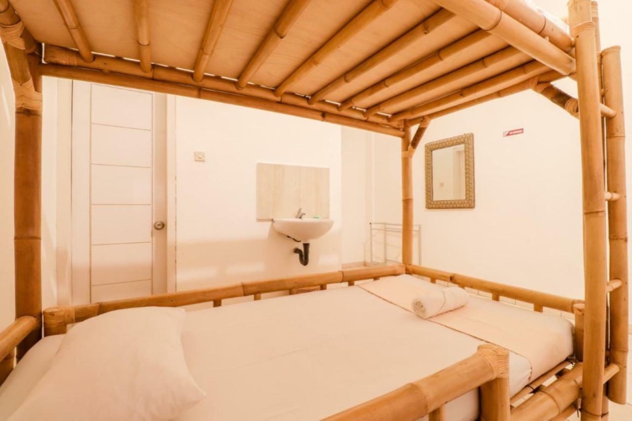 Palmyra Hostel Malang Kültér fotó