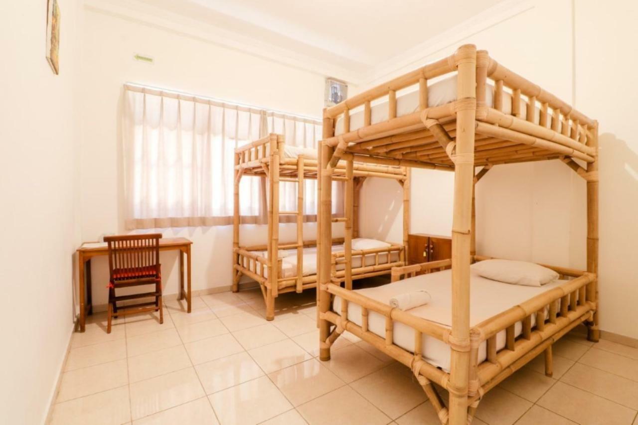 Palmyra Hostel Malang Kültér fotó