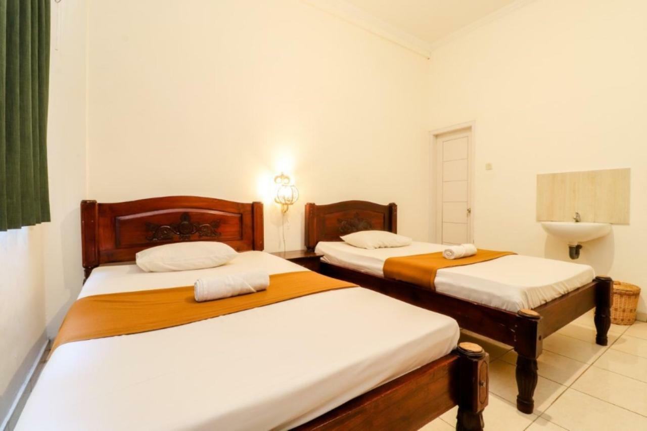 Palmyra Hostel Malang Kültér fotó