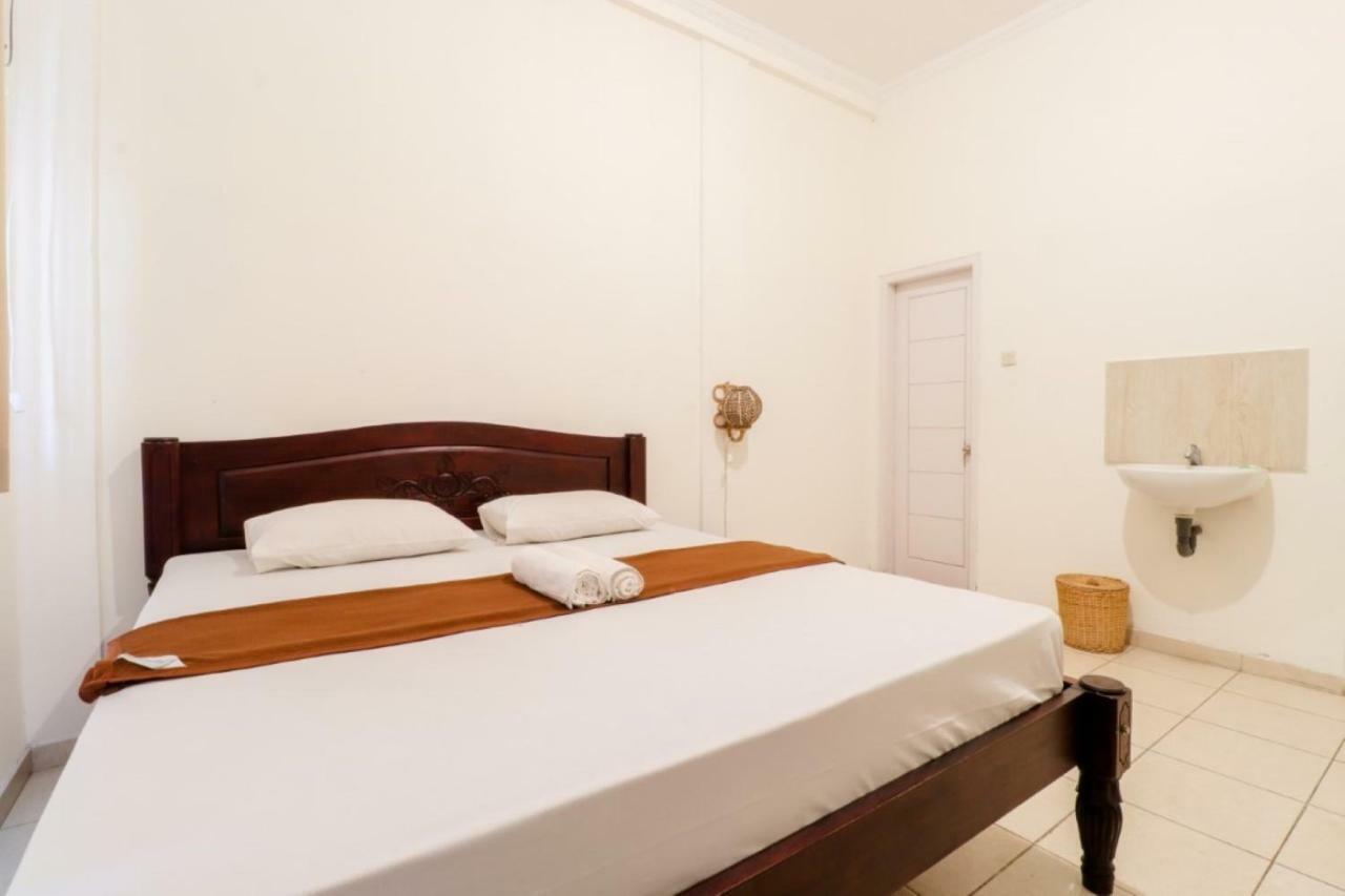 Palmyra Hostel Malang Kültér fotó