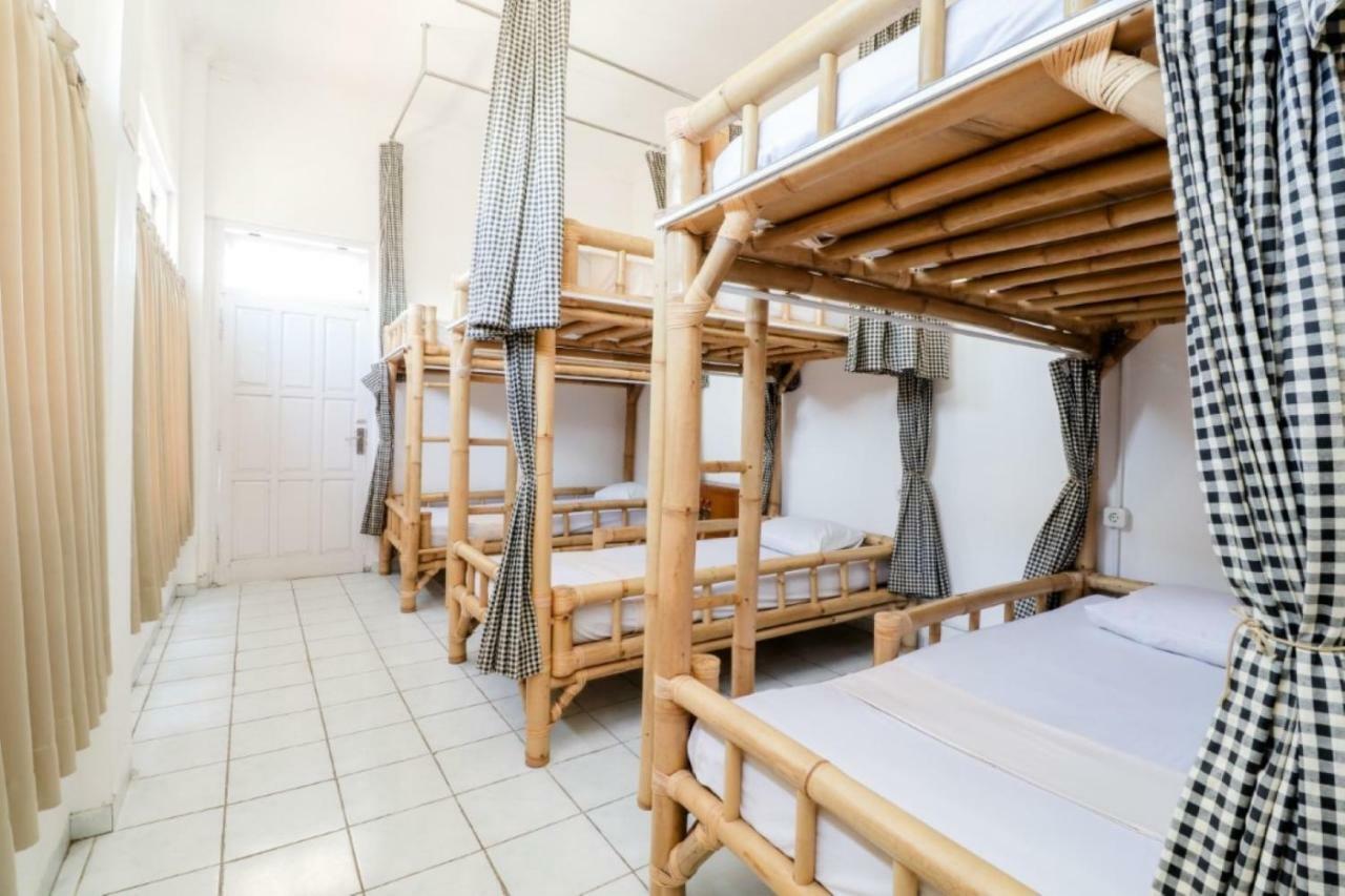 Palmyra Hostel Malang Kültér fotó