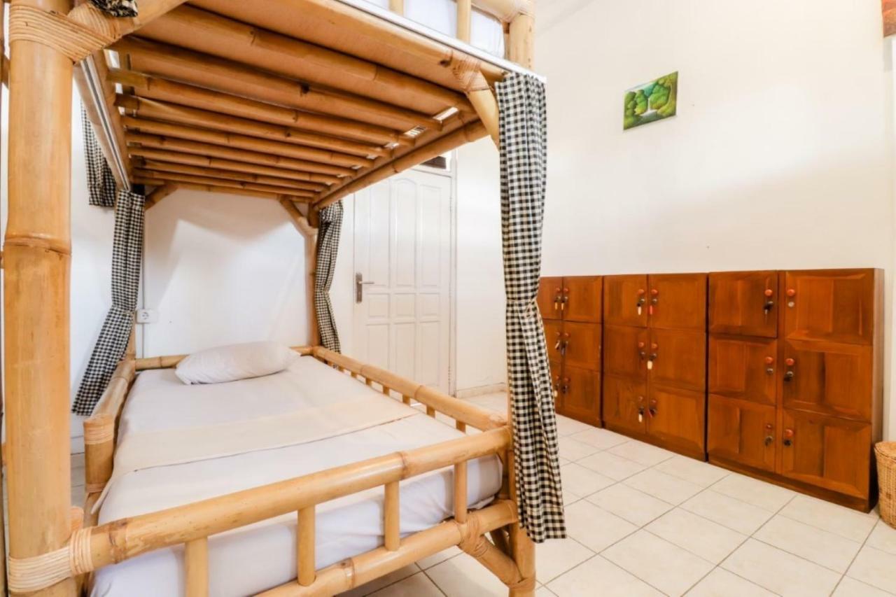 Palmyra Hostel Malang Kültér fotó