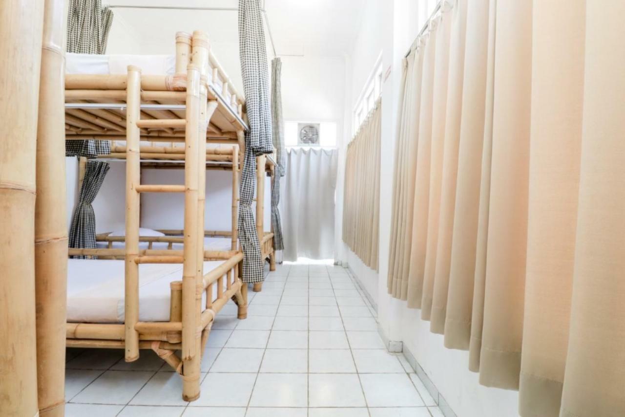 Palmyra Hostel Malang Kültér fotó