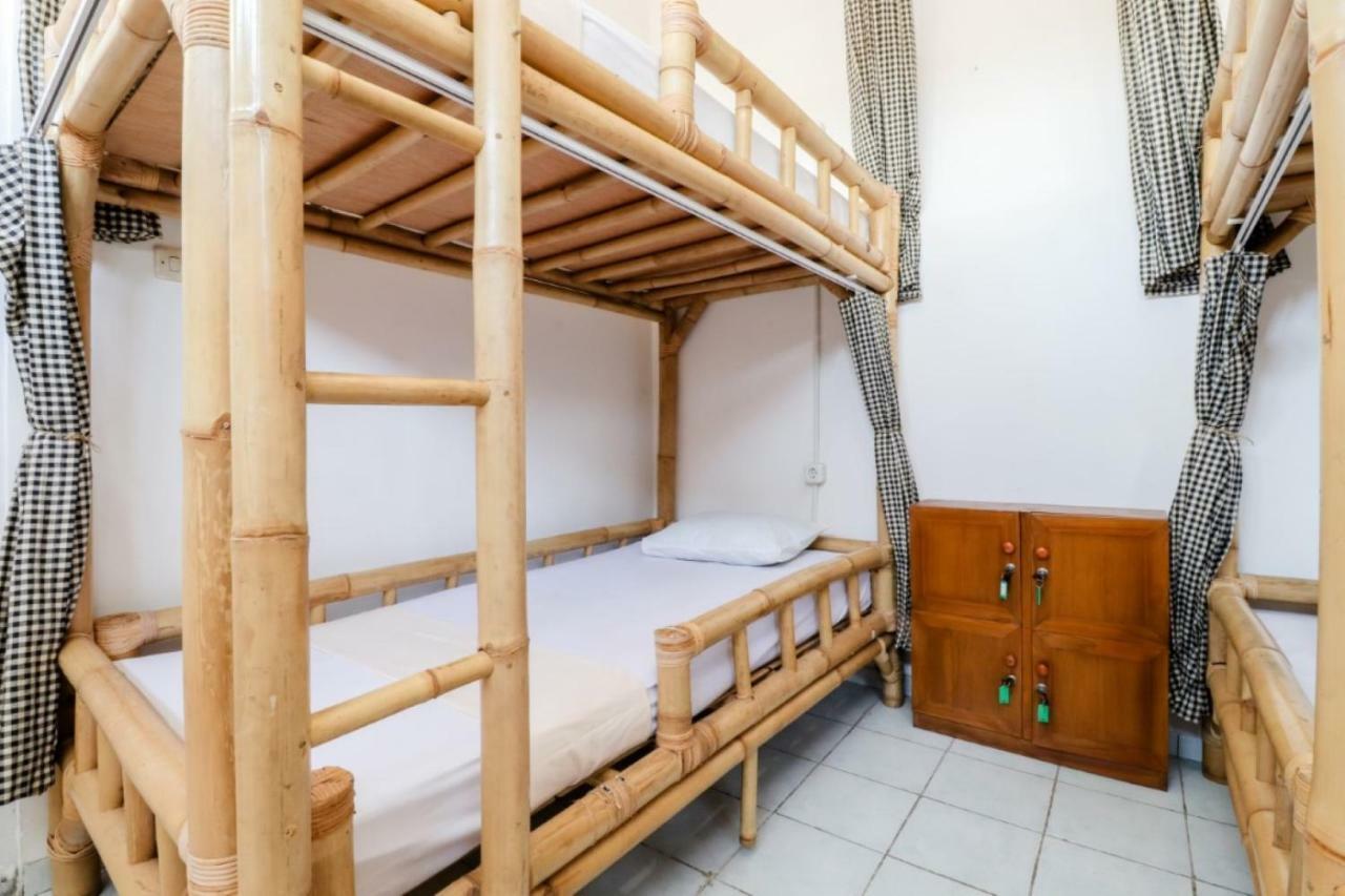 Palmyra Hostel Malang Kültér fotó